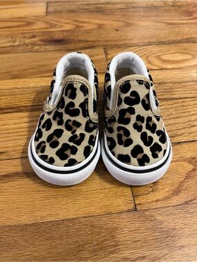 Vans Kids Slip-On Sneakers in Tan and Black Leopard Print